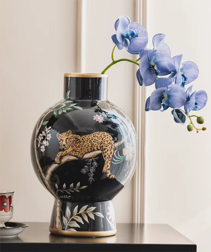 Large Vintage Chinese Porcelain Vase Deluxe