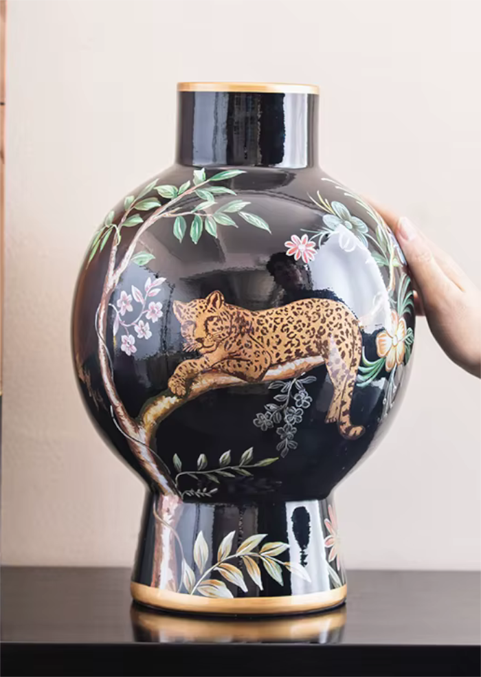 Large Vintage Chinese Porcelain Vase Deluxe