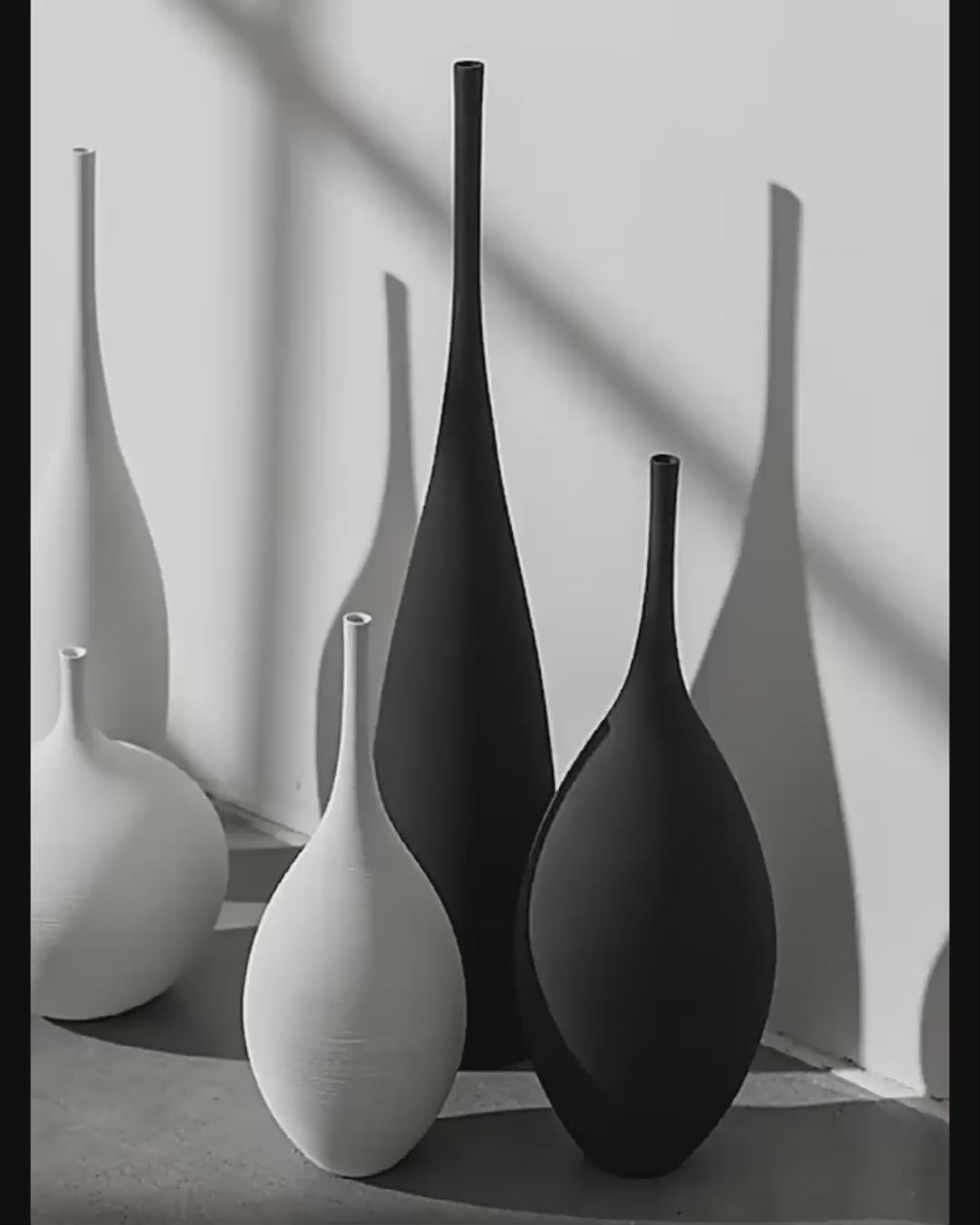 High End Black & White Simple Minimalist Vases